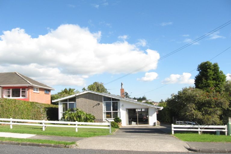 Photo of property in 170 Bleakhouse Road, Mellons Bay, Auckland, 2014