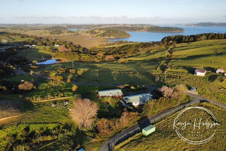 Photo of property in 7 Te Opi Road East, Whakapirau, Maungaturoto, 0583