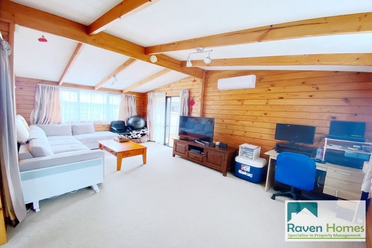 Photo of property in 1/14 Gleneagles Grove, Wattle Downs, Auckland, 2103