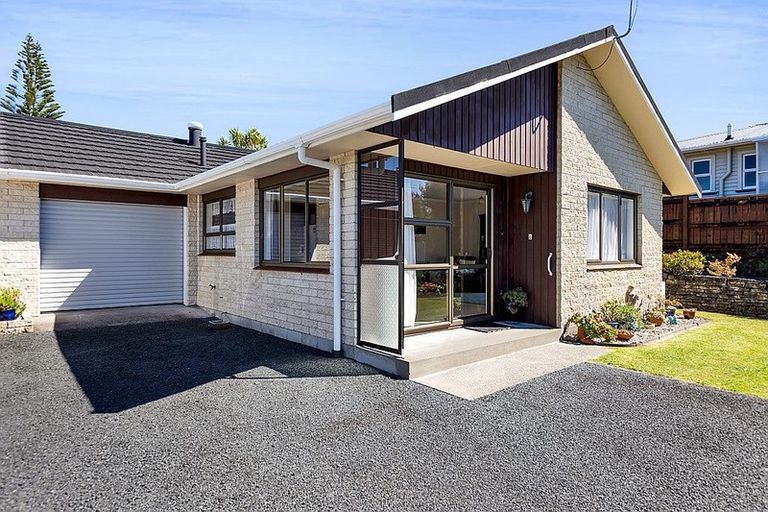 Photo of property in 98c Govett Avenue, Frankleigh Park, New Plymouth, 4310