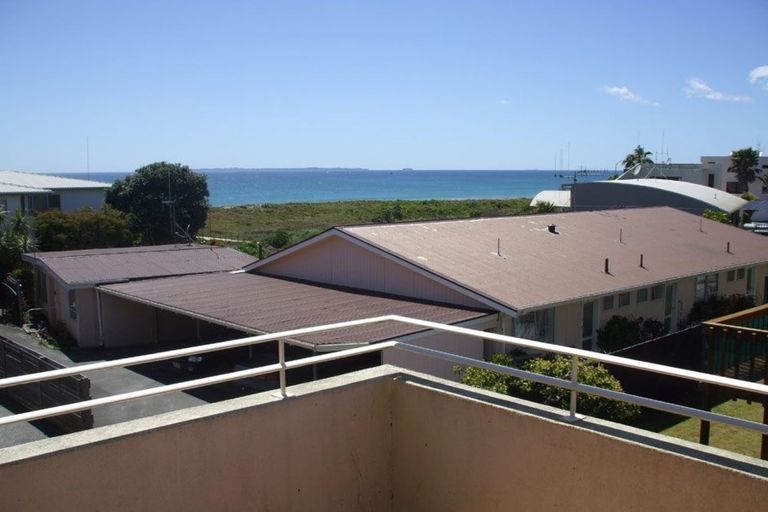 Photo of property in 2/221 Papamoa Beach Road, Papamoa Beach, Papamoa, 3118