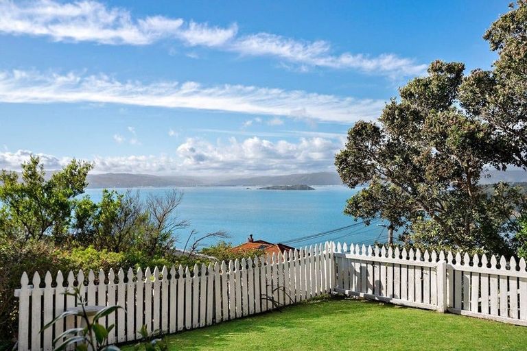 Photo of property in 12 Roseneath Terrace, Roseneath, Wellington, 6011