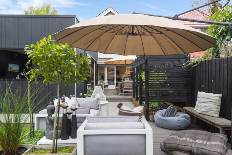 Photo of property in 15 Innes Road, St Albans, Christchurch, 8052