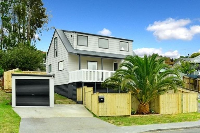 Photo of property in 12 Midgley Road, West Harbour, Auckland, 0618
