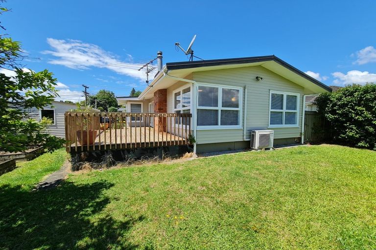 Photo of property in 107 Vodanovich Road, Te Atatu South, Auckland, 0610