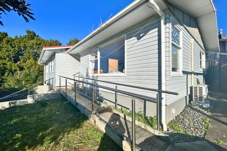 Photo of property in 88 Glendene Avenue, Glendene, Auckland, 0602