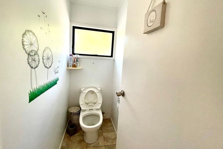 Photo of property in 19 Santiago Crescent, Unsworth Heights, Auckland, 0632