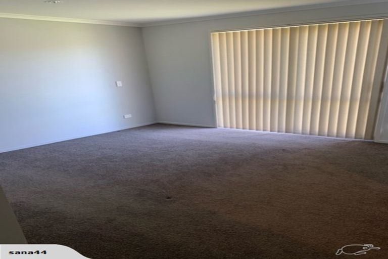 Photo of property in 70 Arion Road, Takanini, 2112