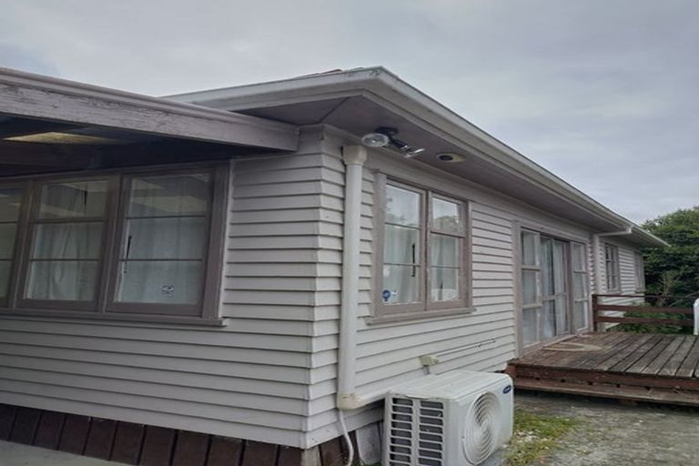 Photo of property in 2/3170 Great North Road, New Lynn, Auckland, 0600