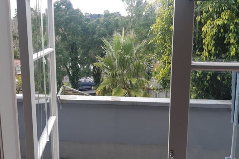 Photo of property in 93 Vandeleur Avenue, Birkdale, Auckland, 0626