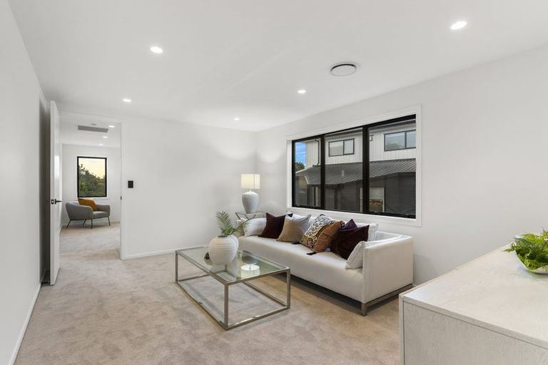 Photo of property in 28a Oliver Twist Avenue, Mellons Bay, Auckland, 2014