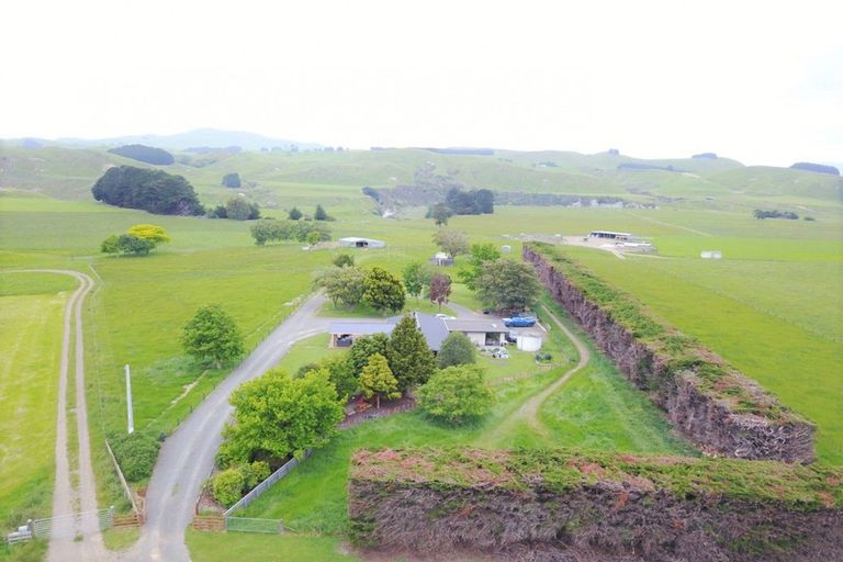 Photo of property in 1008 Cowper Road, Dannevirke, 4976