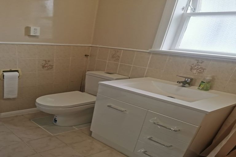 Photo of property in 5 Godley Street, Waterloo, Lower Hutt, 5011