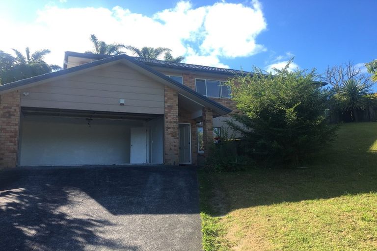 Photo of property in 11 Whitshire Mews, Massey, Auckland, 0614