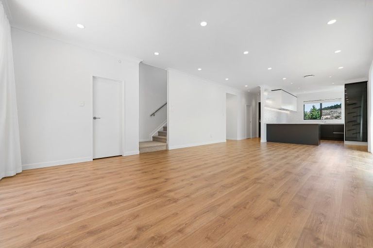 Photo of property in 41a Kikorangi Drive, Wainui, 0992