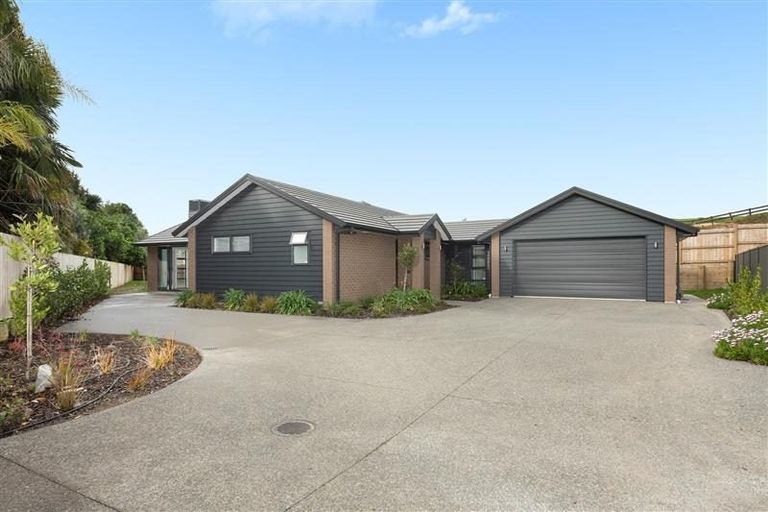 Photo of property in 24 Bridle Way, Omokoroa, 3114