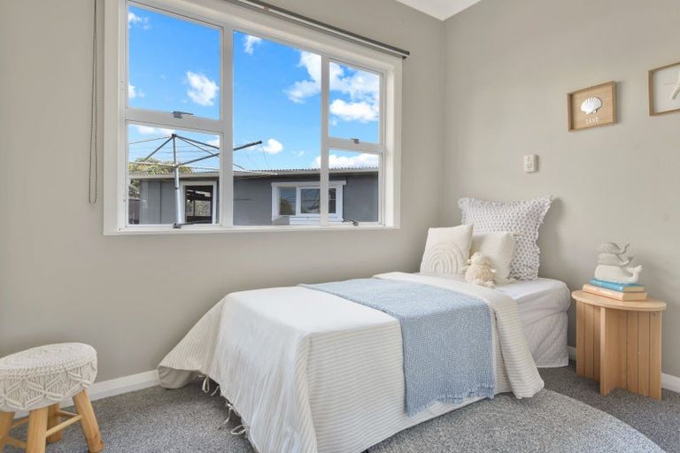 Photo of property in 2 Morgan Street, Castlecliff, Whanganui, 4501