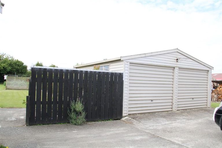 Photo of property in 5 Mcvicar Street, Tuatapere, 9620