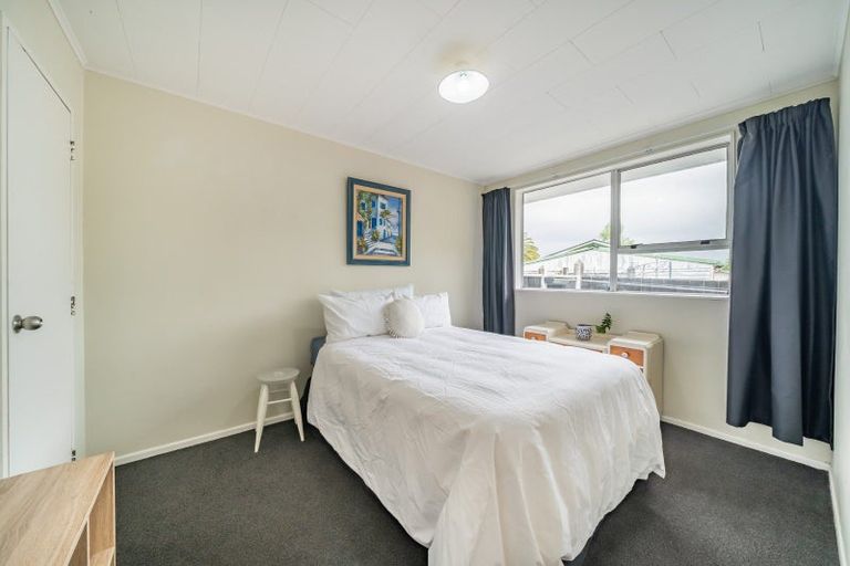 Photo of property in 1/32 Hartford Crescent, Totara Park, Upper Hutt, 5018