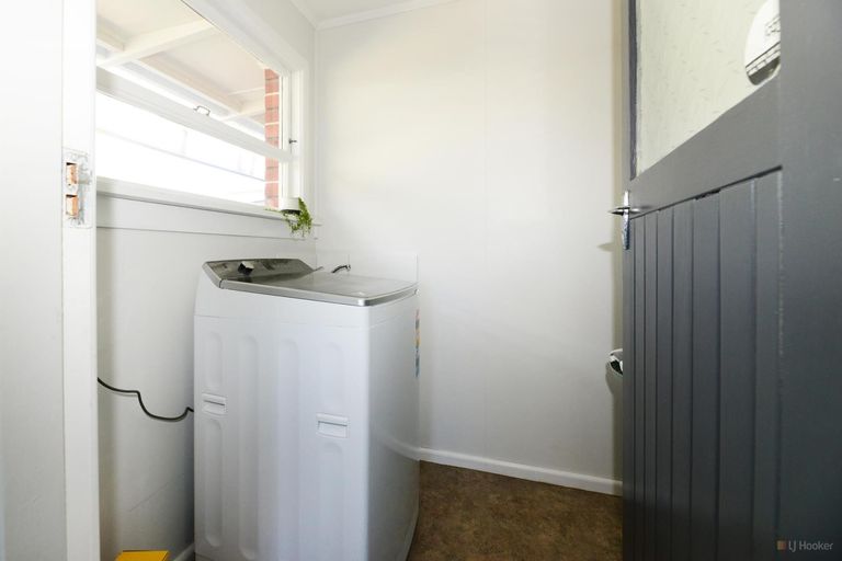 Photo of property in 15 Oxford Street, Waimate, 7924