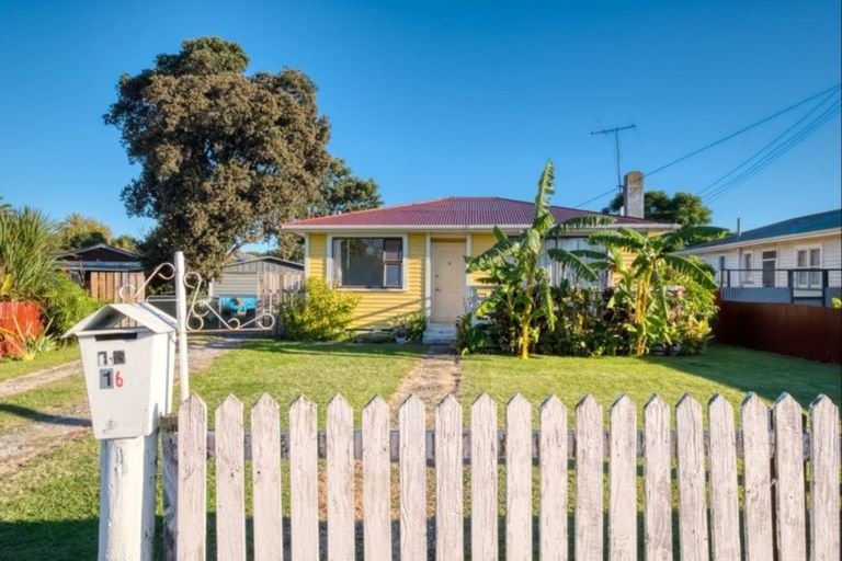 Photo of property in 16 Tolerton Avenue, Elgin, Gisborne, 4010