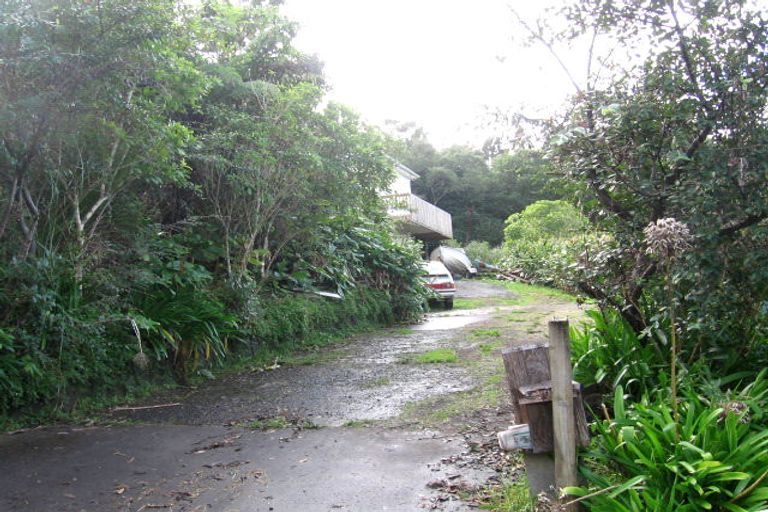 Photo of property in 12 Warner Avenue, Laingholm, Auckland, 0604