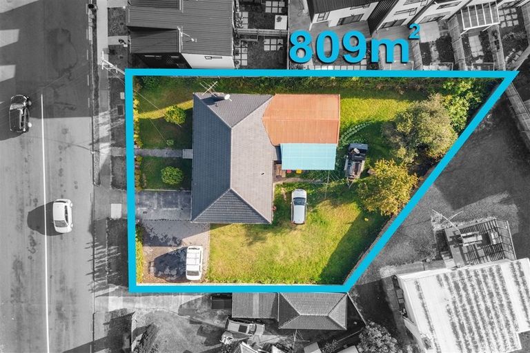 Photo of property in 68 Delta Avenue, New Lynn, Auckland, 0600