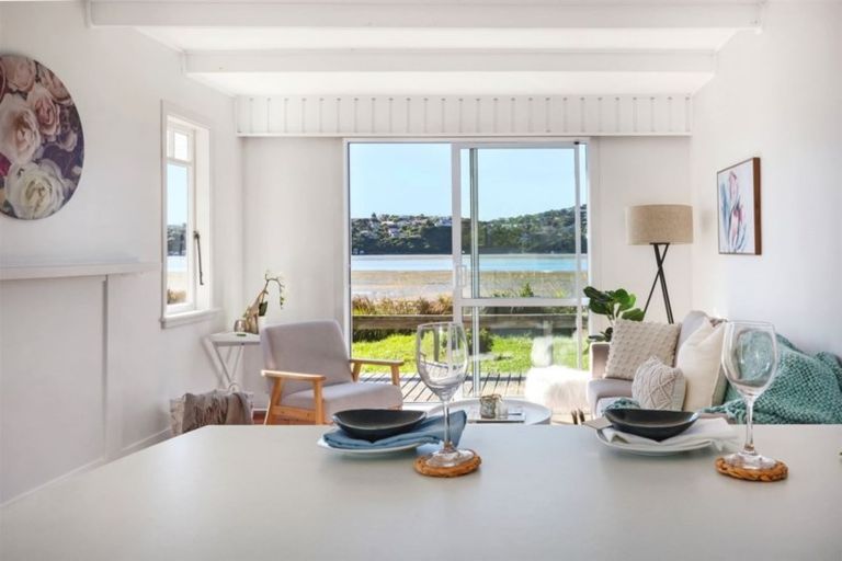 Photo of property in 57-59 Seaview Road, Paremata, Porirua, 5024