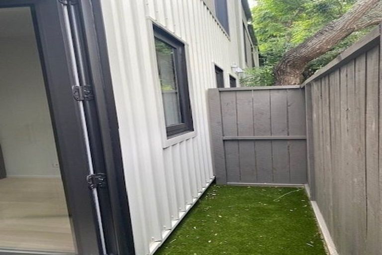 Photo of property in 19 Lyons Avenue, Murrays Bay, Auckland, 0630