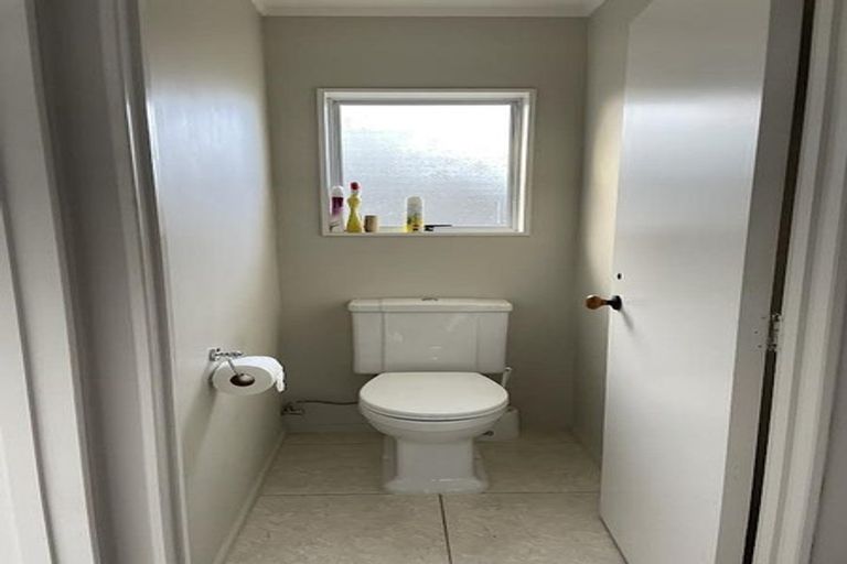 Photo of property in 1/6 Phillip Parade, Forrest Hill, Auckland, 0620