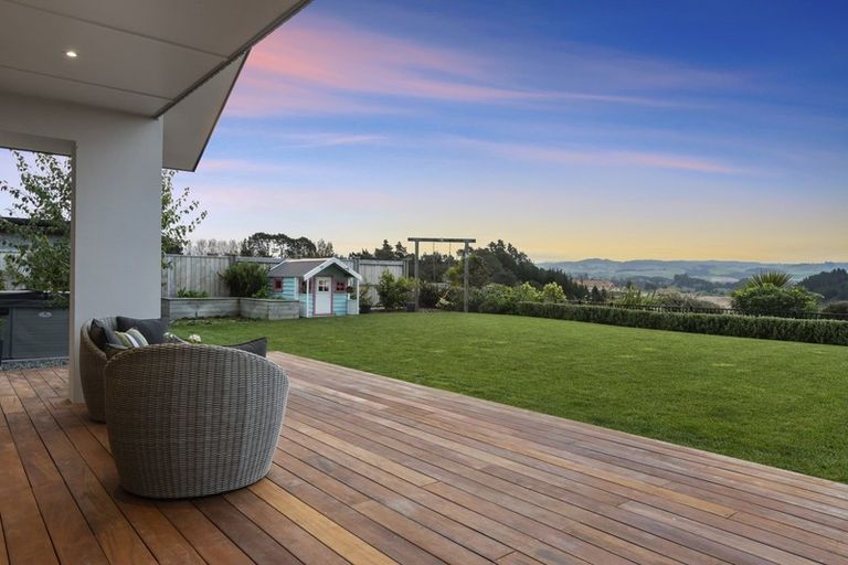 Photo of property in 71 Penetaka Heights, Pyes Pa, Tauranga, 3112