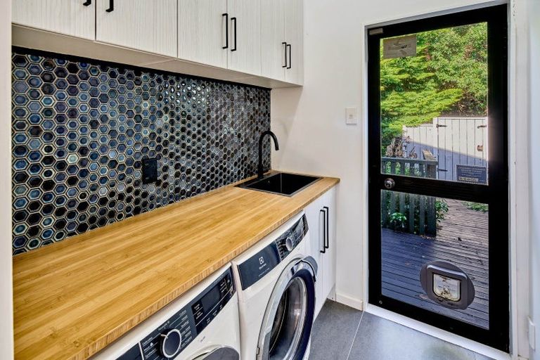 Photo of property in 20 Bay Lair Grove, Island Bay, Wellington, 6023