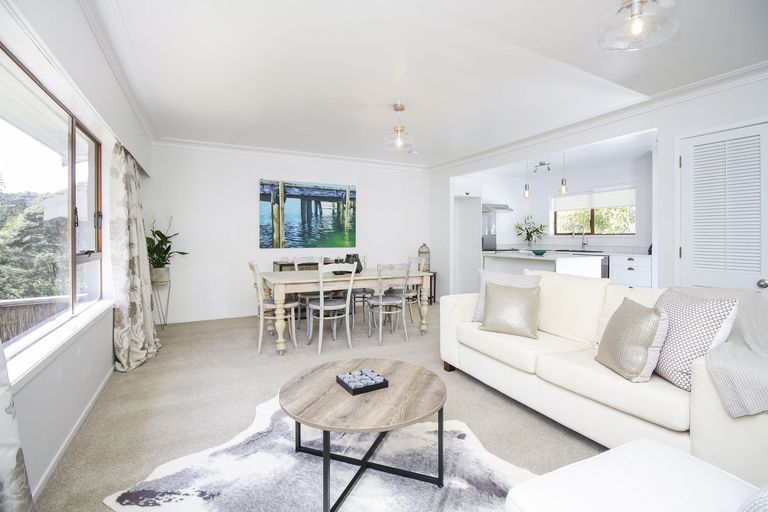 Photo of property in 174 Atkinson Road, Titirangi, Auckland, 0604