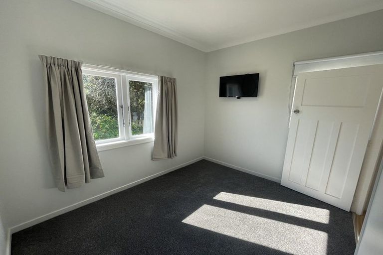 Photo of property in 143 Seatoun Heights Road, Miramar, Wellington, 6022