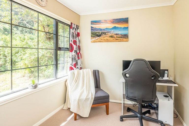 Photo of property in 178 Main Road South, Raumati South, Paraparaumu, 5032