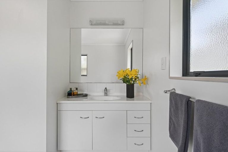 Photo of property in 6a Ranginui Road, Welcome Bay, Tauranga, 3112