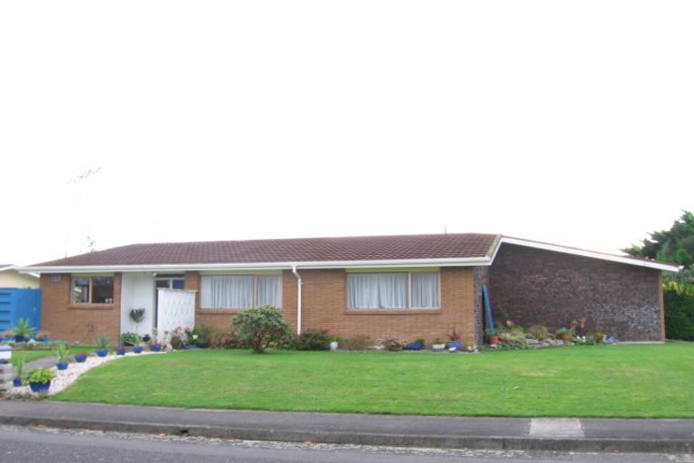 Photo of property in 16a Windsor Avenue, Waikanae, 5036