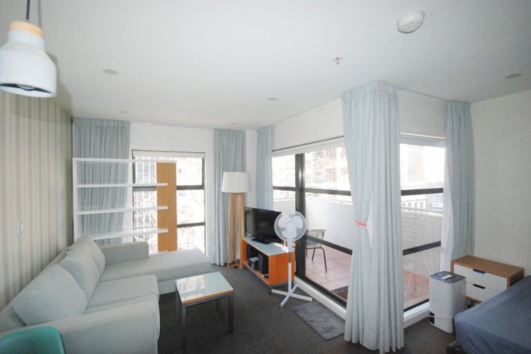 Photo of property in Oakwood Hall Apartments, 6b/81 Wakefield Street, Auckland Central, Auckland, 1010