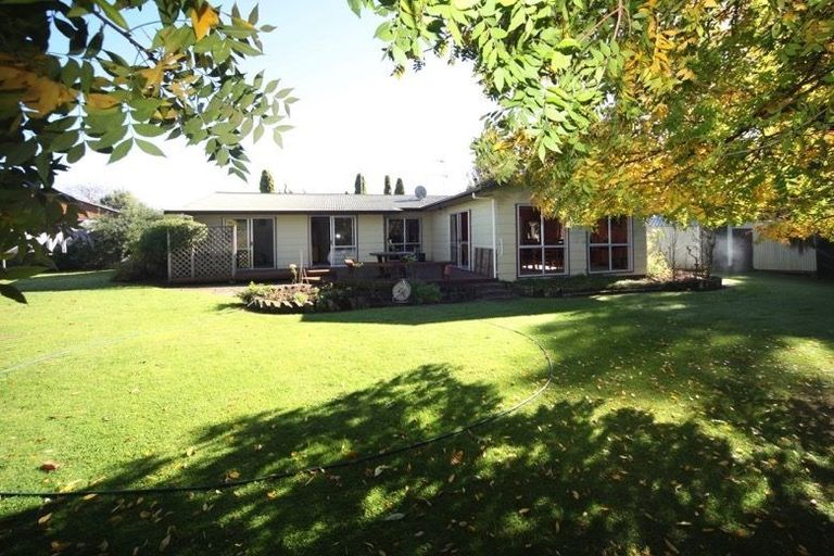 Photo of property in 14 Rush Place, Havelock North, 4130