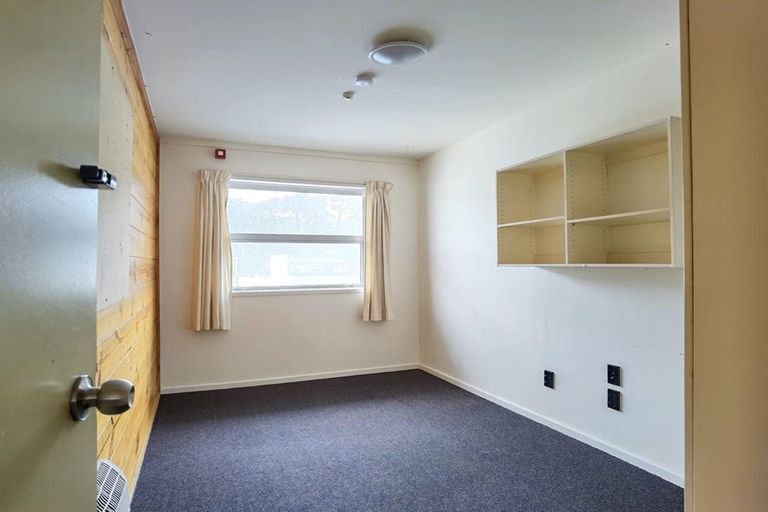 Photo of property in Drummond Street Flats, 15/19 Drummond Street, Mount Cook, Wellington, 6021