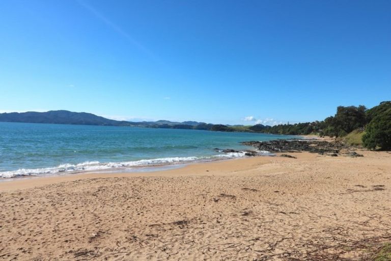 Photo of property in 136 Stratford Drive, Cable Bay, 0420