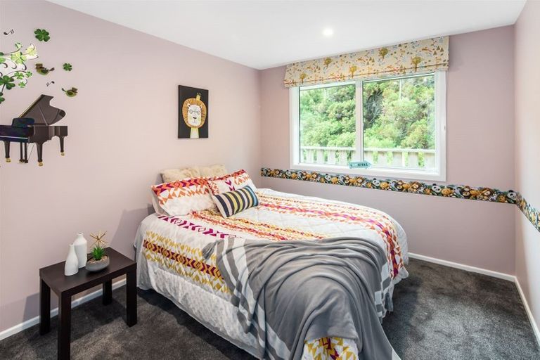 Photo of property in 70 Banks Boulevard, Whitby, Porirua, 5024