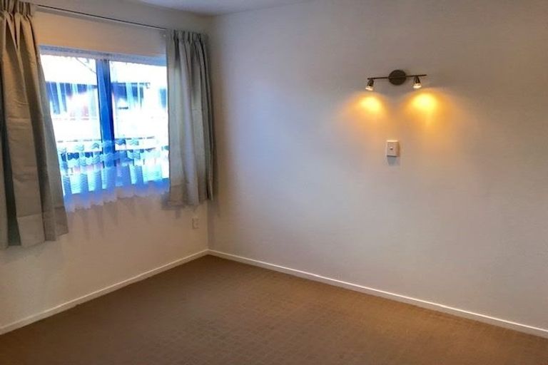 Photo of property in 14 The Avenue, Albany, Auckland, 0632