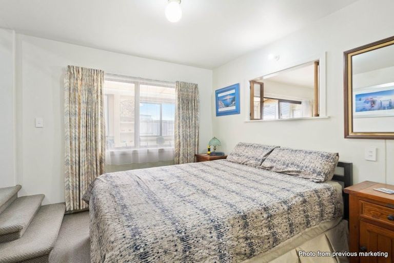Photo of property in 4 Brian Crescent, Stanmore Bay, Whangaparaoa, 0932