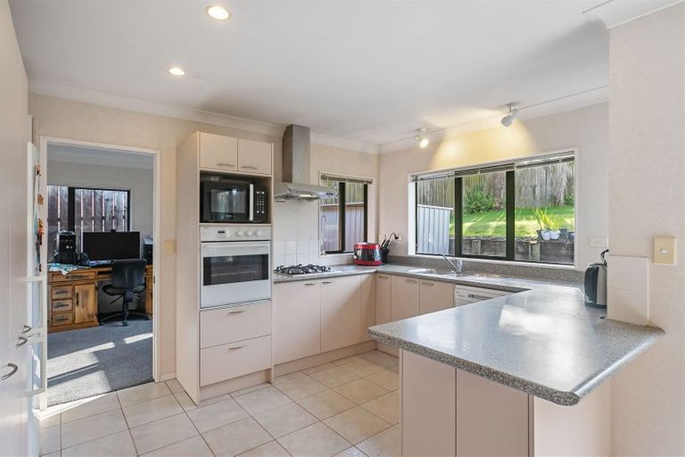 Photo of property in 13 Rathmar Drive, Manurewa, Auckland, 2105