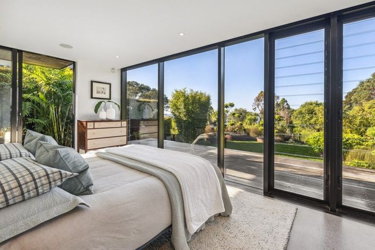 Photo of property in 22 Bridge View Road, Birkenhead, Auckland, 0626