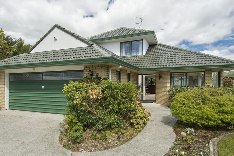 Photo of property in 14 Ridgemount Terrace, Welcome Bay, Tauranga, 3112