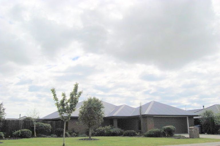 Photo of property in 22 Welsford Street, Woodend, 7610