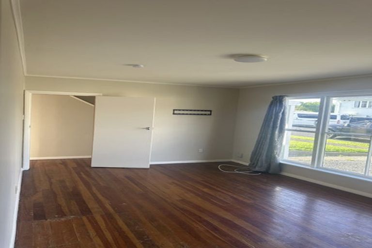 Photo of property in 82-84 Leicester Street, Cannons Creek, Porirua, 5024