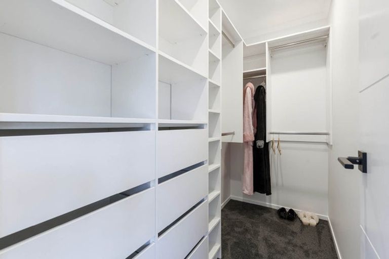 Photo of property in 28 Durey Road, Dairy Flat, 0792